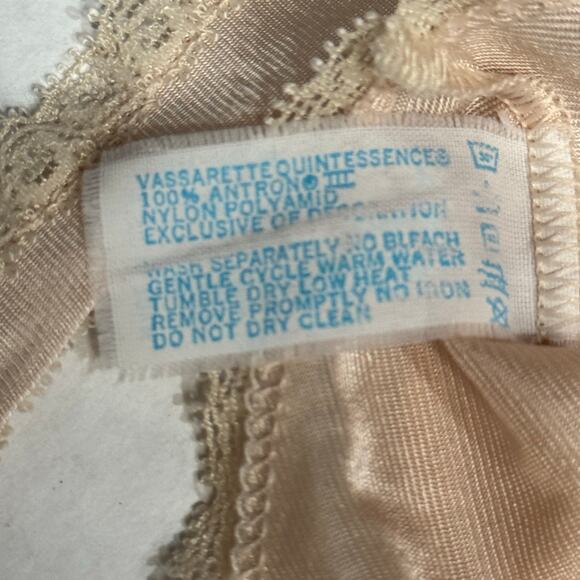VTG Vassarette Lace Edge V-Neck Paneled Fitted Nylon Camisole Beige Women 12/14 - Picture 7 of 7
